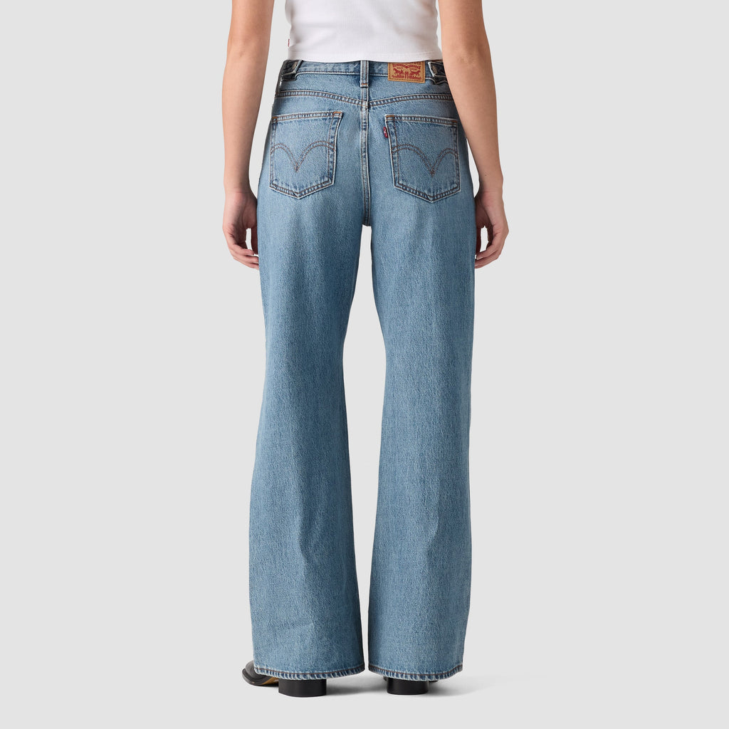 Pantalones Jeans Levis Cinch Flare para Damas – vista 3
