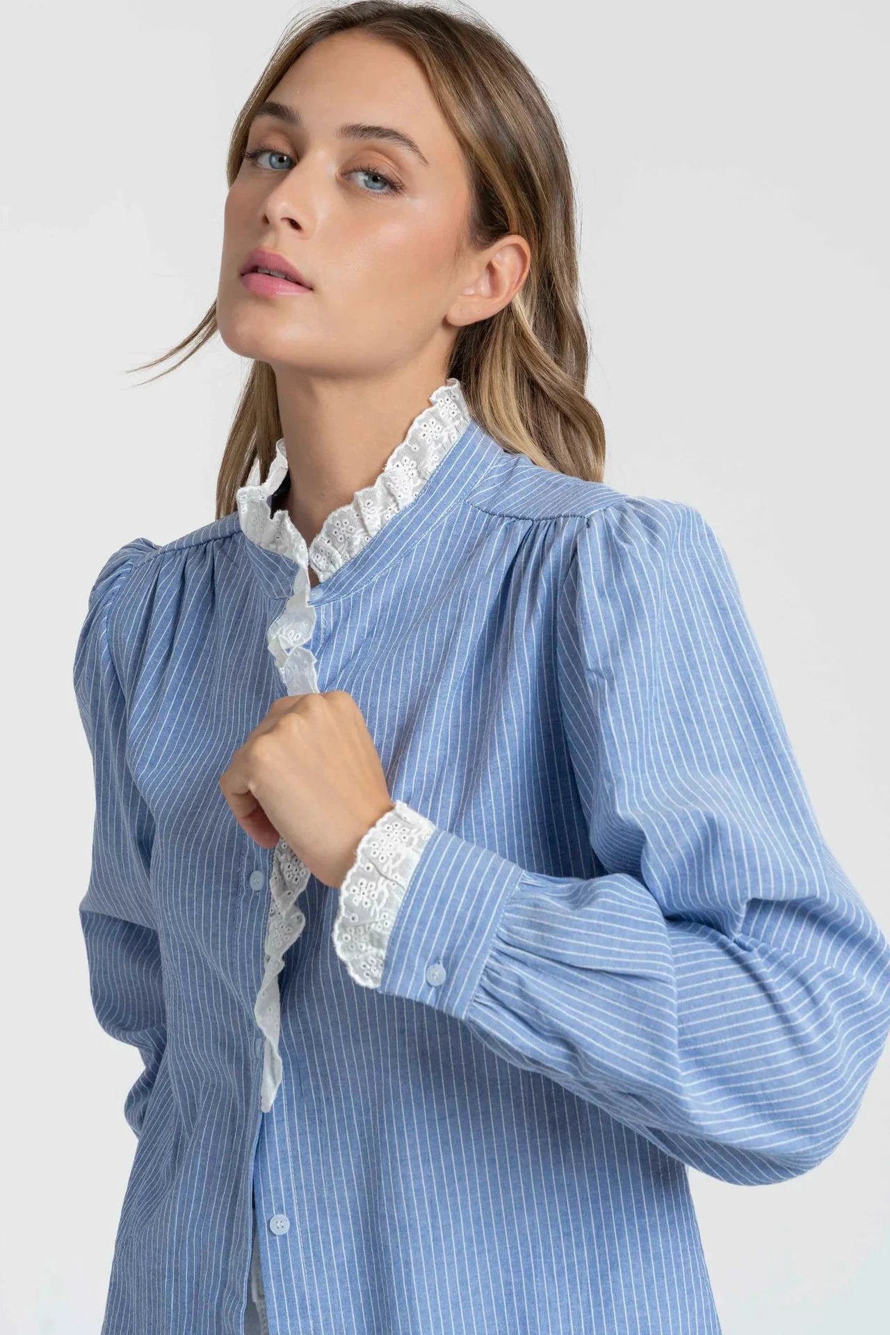 Blusa Armonias Mangas Largas Rayas Encaje Para Damas by Armonias