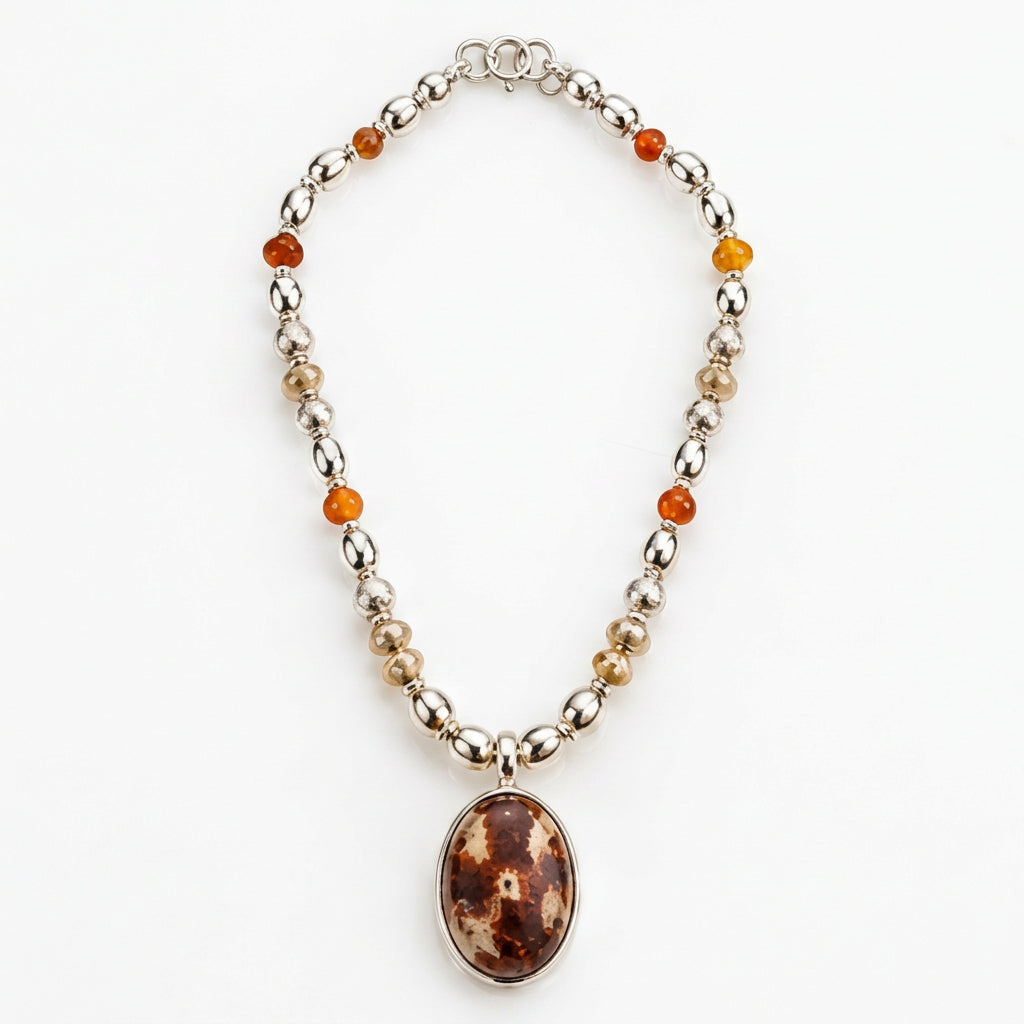 Collar de plata con agatay  una gema de opalo