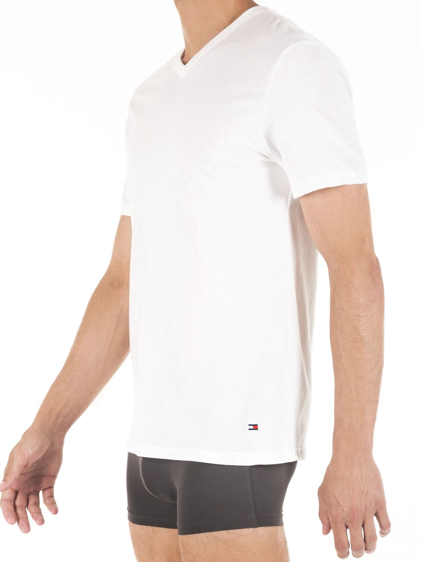 Camiseta Tommy Hilfiger Mangas Cortas Cuello V Lisa 3 Piezas P/ Caballeros by Tommy Hilfiger