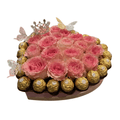 Arreglo de corazones con 25 rosas importadas y 25 bombones importados