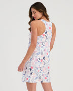 Pijama batola para mujer St Even, silueta atlética semiajustada con estampado multicolor sobre fondo blanco.