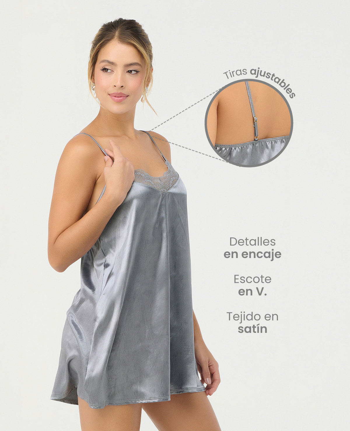 Pijama batola de satín plateado con escote en V, encaje y tiras ajustables. Ropa de dormir elegante para mujer.