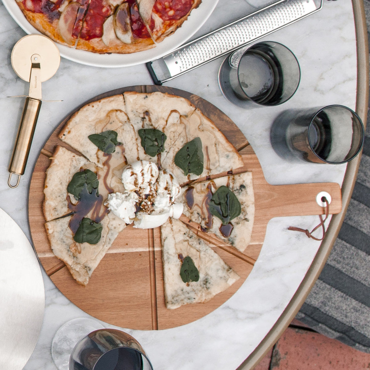 Tabla para pizza en acacia