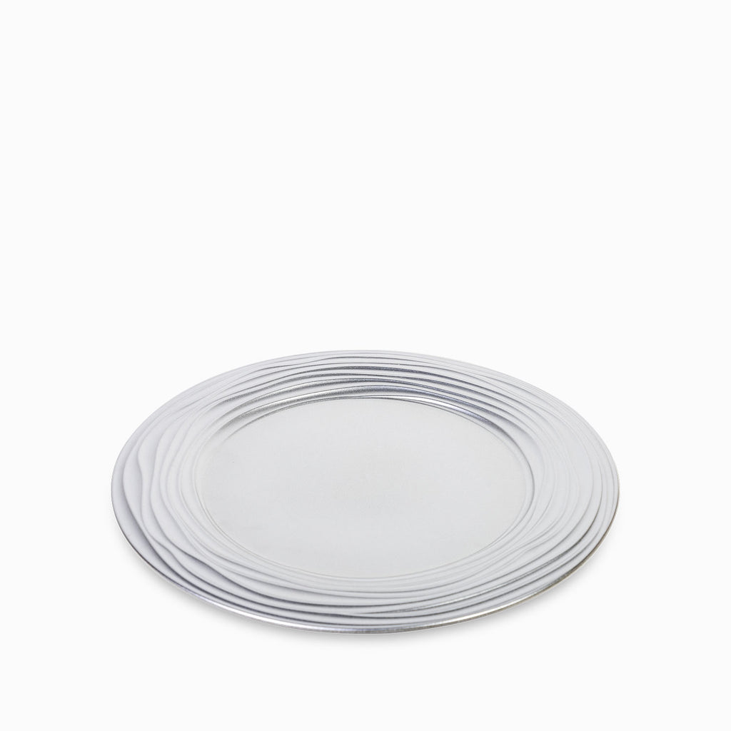 Plato bade dahlia plateado