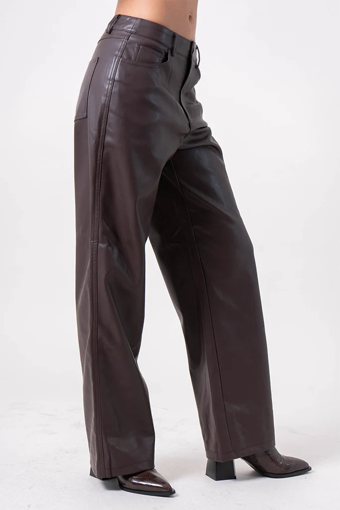 24 PANTALON STRAIGHT EFECTO PIEL IFE ONE.