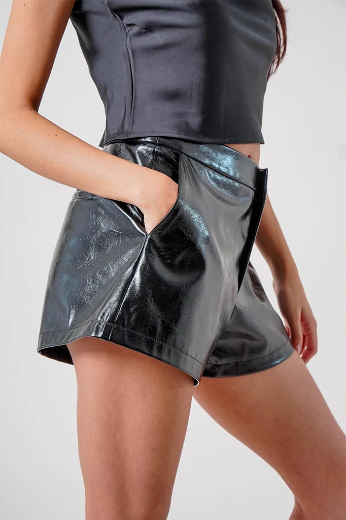 26 SHORT EFECTO PIEL 8759.
