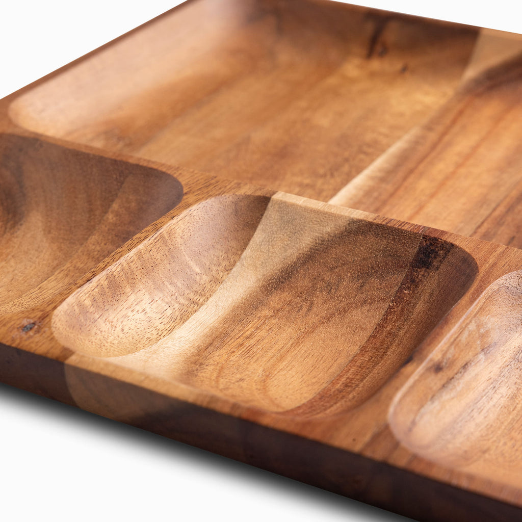 Plato cuadrado divisiones en acacia 25x25cm