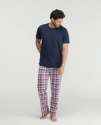Pijama para hombre St. Even con camiseta azul de manga corta y pantalón largo a cuadros en tela piel de durazno.