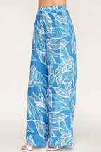 Pantalones Milk & Honey Pierna Ancha con Estampado de Hojas para Damas – vista 5