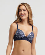 Brasier de realce medio con copas de flores azules, base de encaje, varillas laterales y cargaderas multiusos.