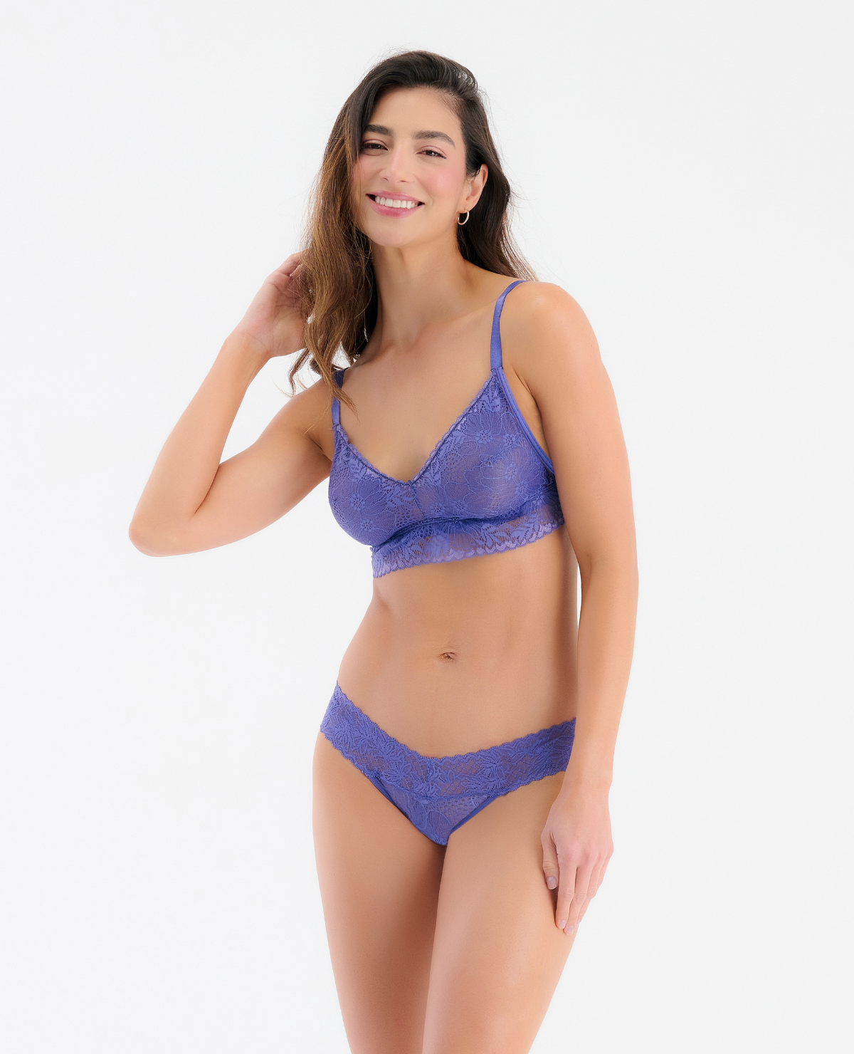 Bralette-Triangular-|-En-Encaje-|-Elástico-en-Base_St Even Colombia_49256