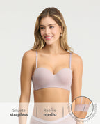 Brasier strapless de realce medio en color rosa pálido con espalda de encaje y cierre de 4 broches.