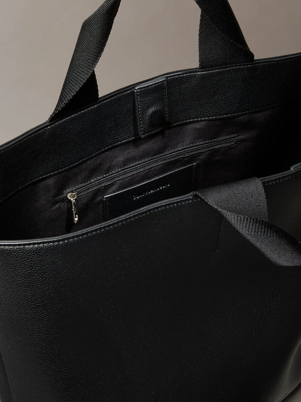 Cartera Calvin Klein Para Damas by Calvin Klein