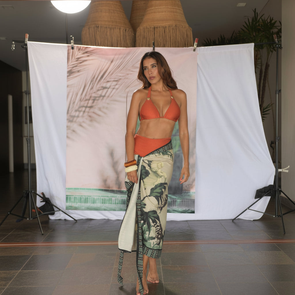 Pareo Sarong 010 – Tropical Birds & Leaves