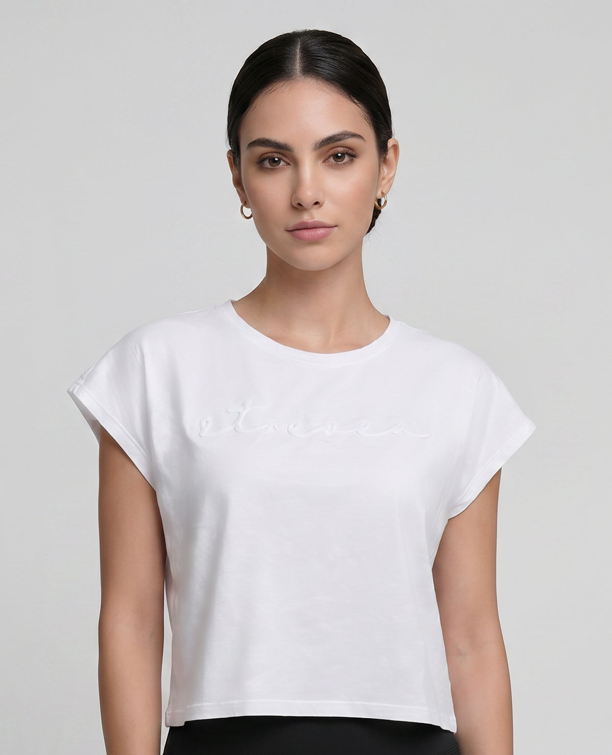 Camiseta Deportiva Cropped | Silueta Holgada | Repujado Frontal - Kliquea
