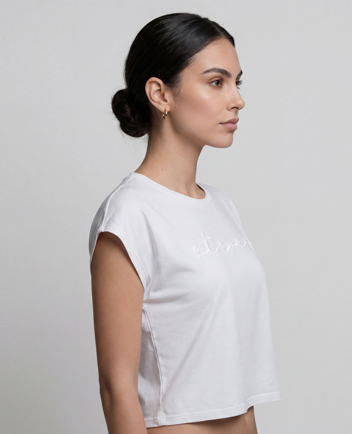 Camiseta Deportiva Cropped | Silueta Holgada | Repujado Frontal - Kliquea