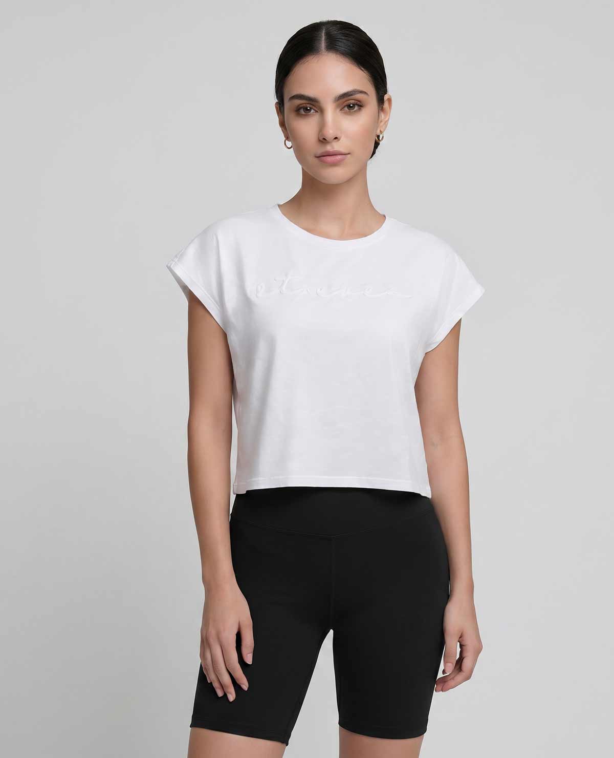 Camiseta Deportiva Cropped | Silueta Holgada | Repujado Frontal - Kliquea