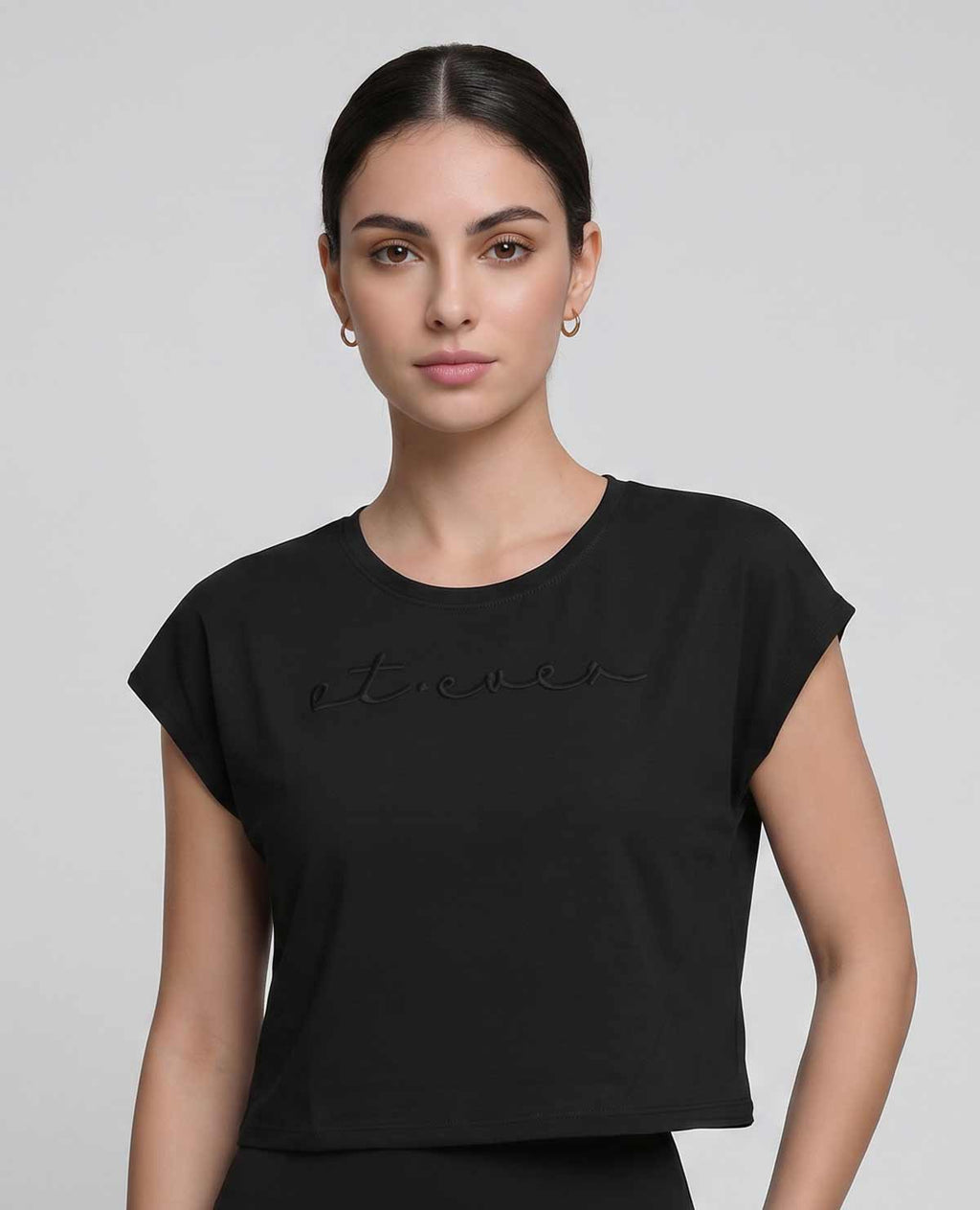 Camiseta Deportiva Cropped | Silueta Holgada | Repujado Frontal - Kliquea
