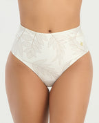 Panty de baño tiro alto con control de abdomen en color marfil y estampado de hojas beige para mujer.
