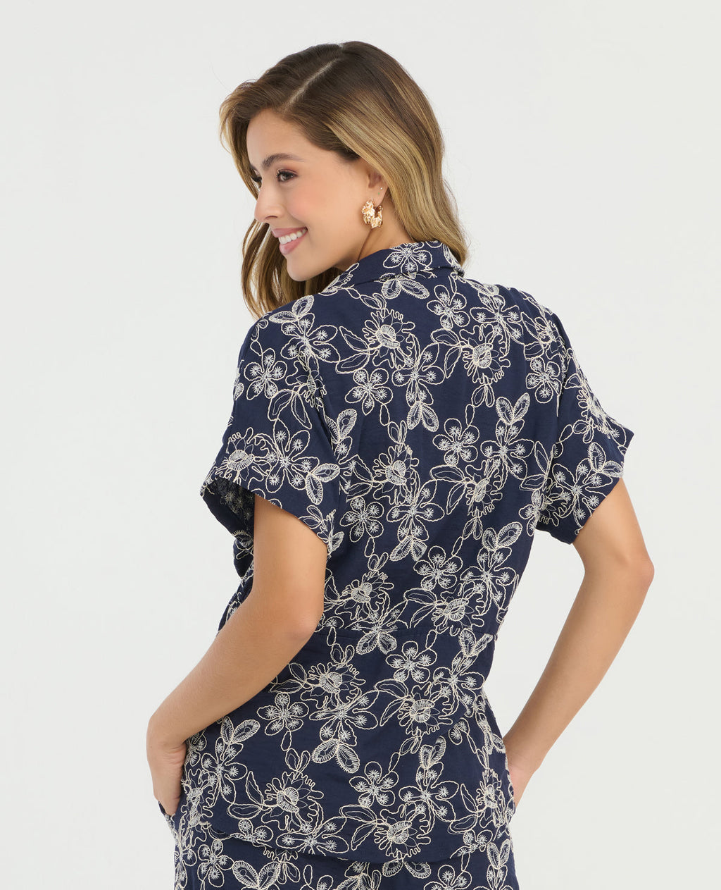 Camisa | Manga Rodada | Detalles Bordados - Kliquea