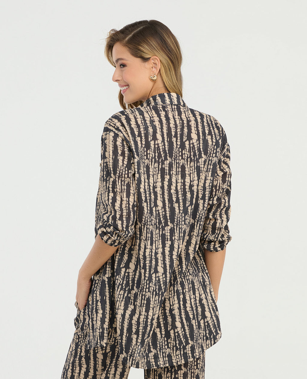 Camisa-De-Botones-|-Manga-Larga-|-Silueta-Amplia_St Even Colombia_900107