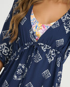 Vestido Corto | Escote en V | Mangas 3/4 - Kliquea