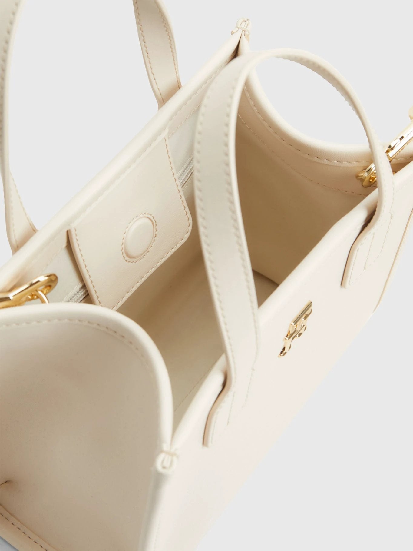 Cartera Tommy Hilfiger Para Damas by Tommy Hilfiger