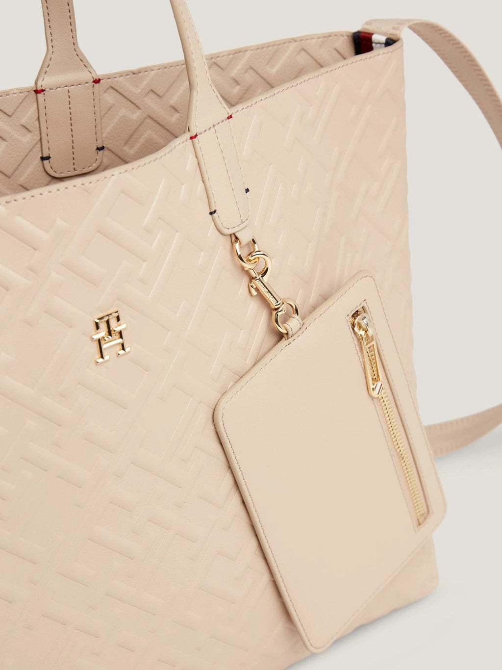 Cartera Tommy Hilfiger Para Damas by Tommy Hilfiger
