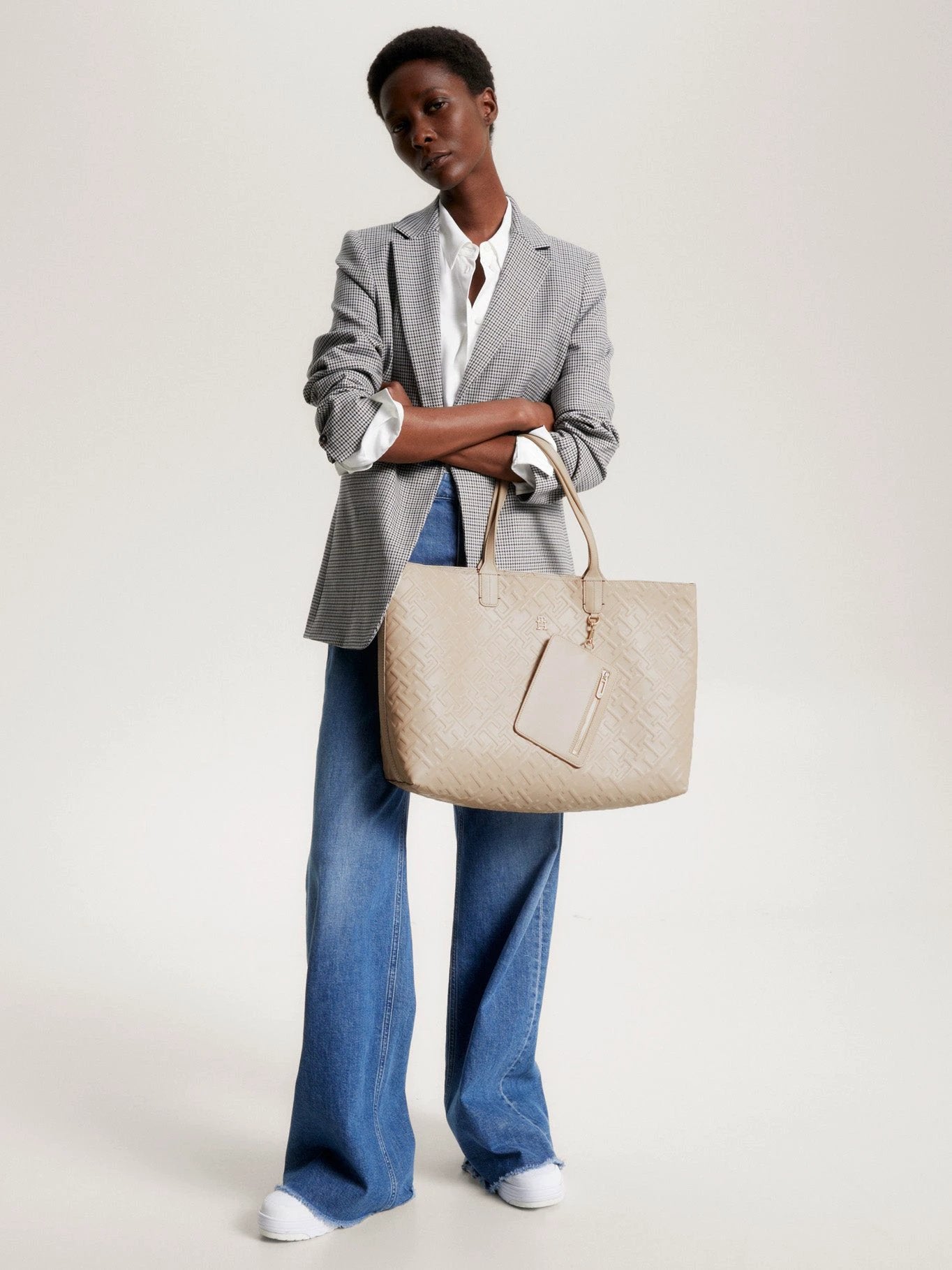 Cartera Tommy Hilfiger Para Damas by Tommy Hilfiger