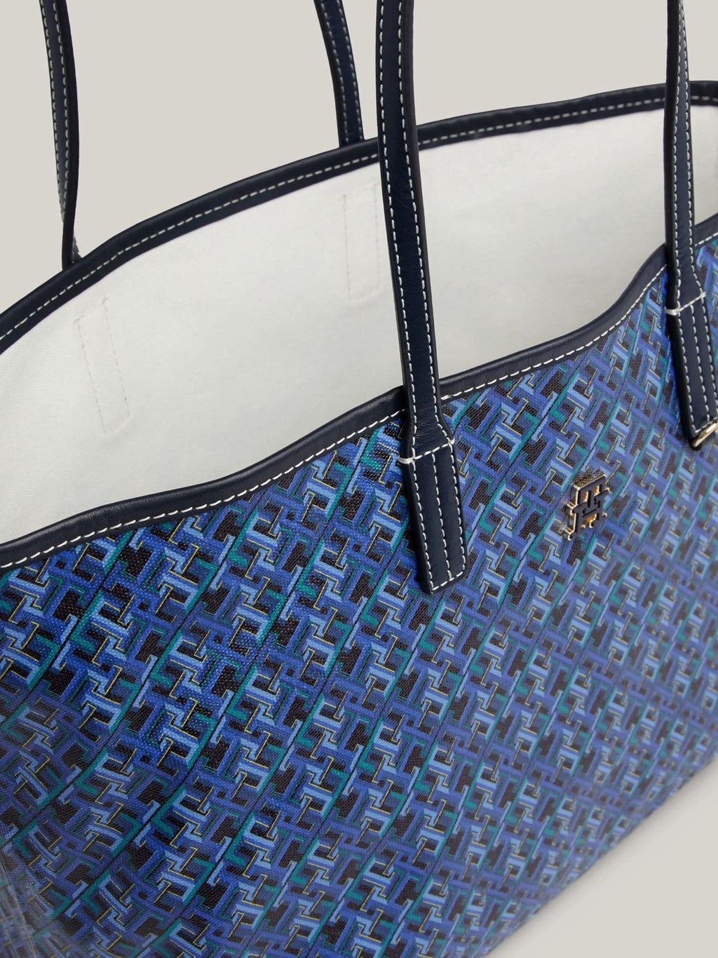 Cartera Tommy Hilfiger P/ Damas by Tommy Hilfiger