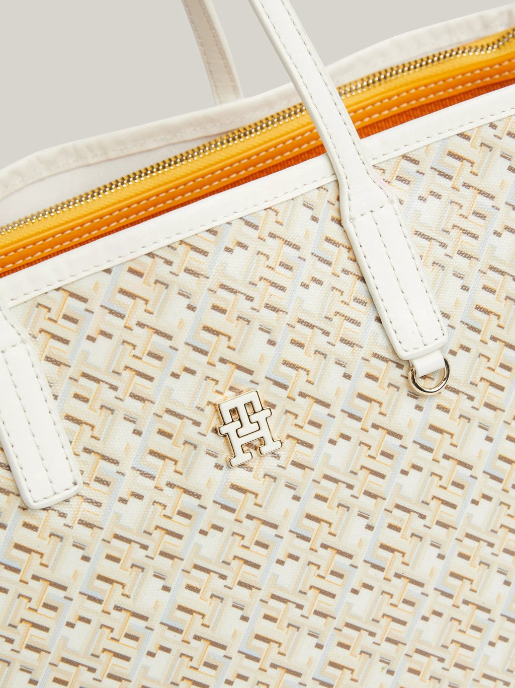 Cartera Tommy Hilfiger P/ Damas by Tommy Hilfiger
