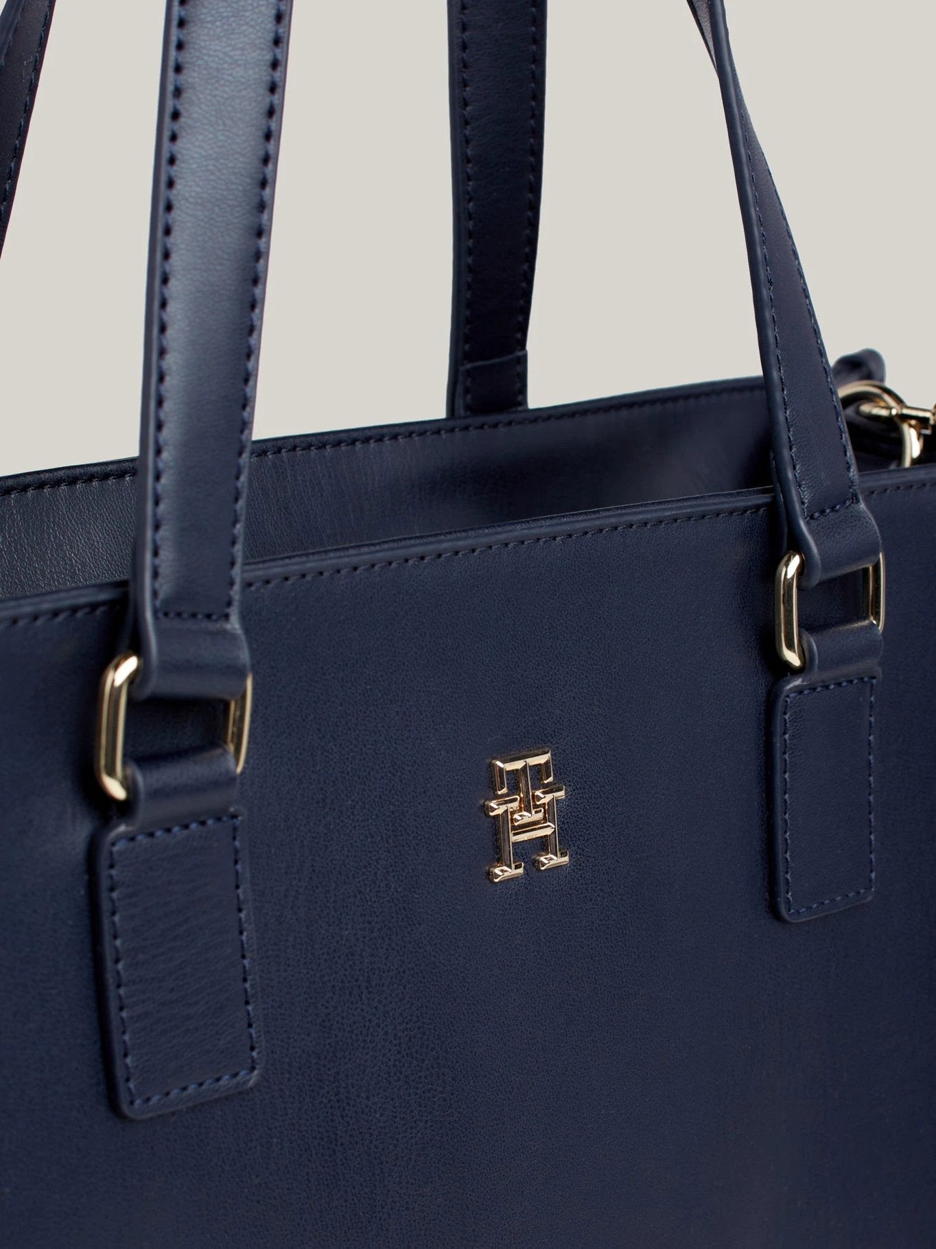 Cartera Tommy Hilfiger P/ Damas by Tommy Hilfiger