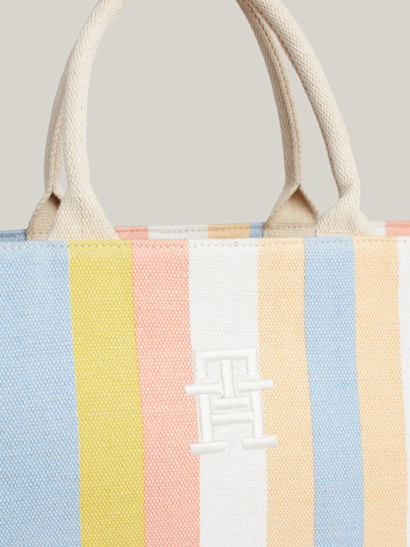 Cartera Tommy Hilfiger P/ Damas by Tommy Hilfiger