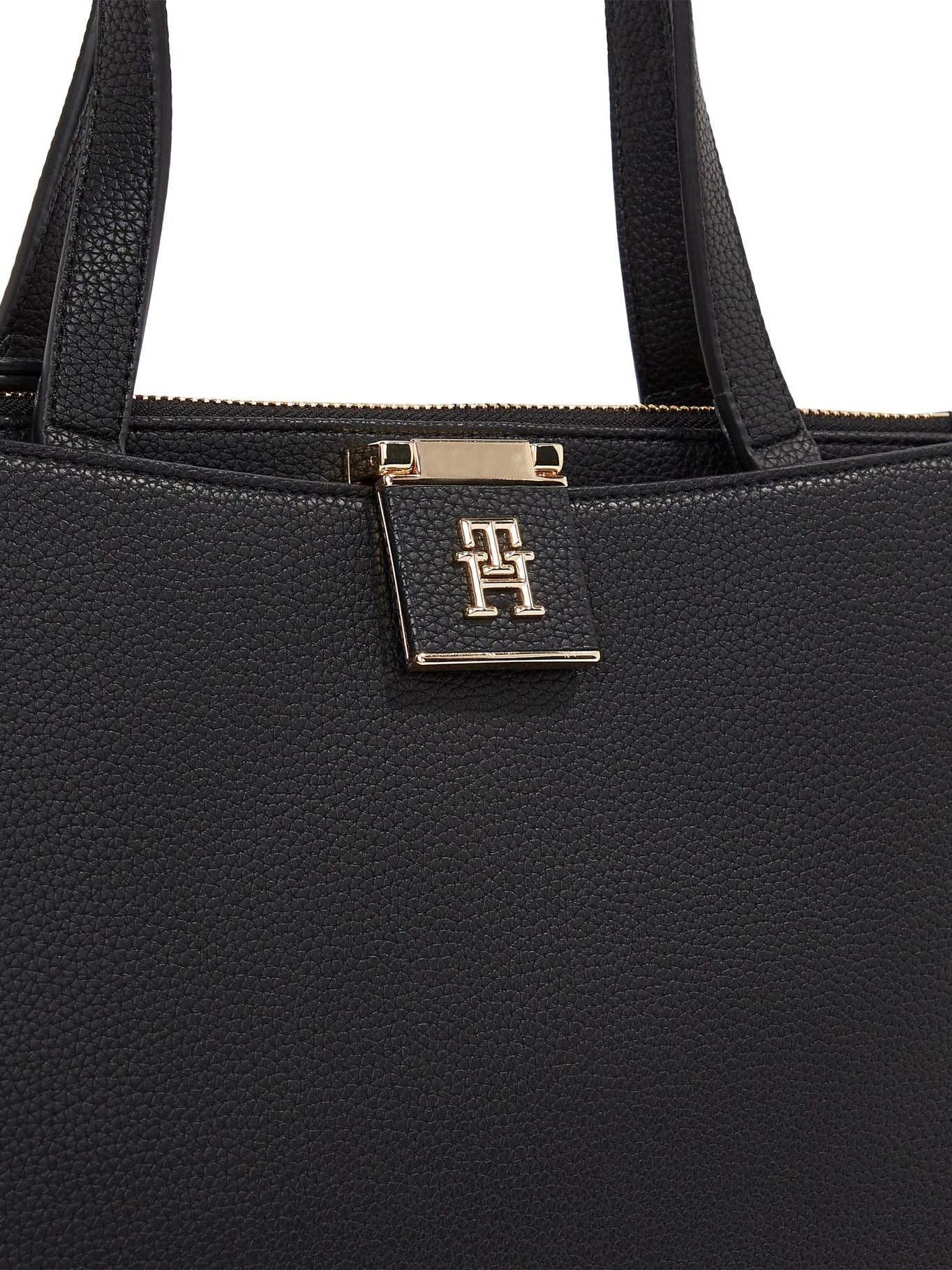 Cartera Tommy Hilfiger Para Damas by Tommy Hilfiger