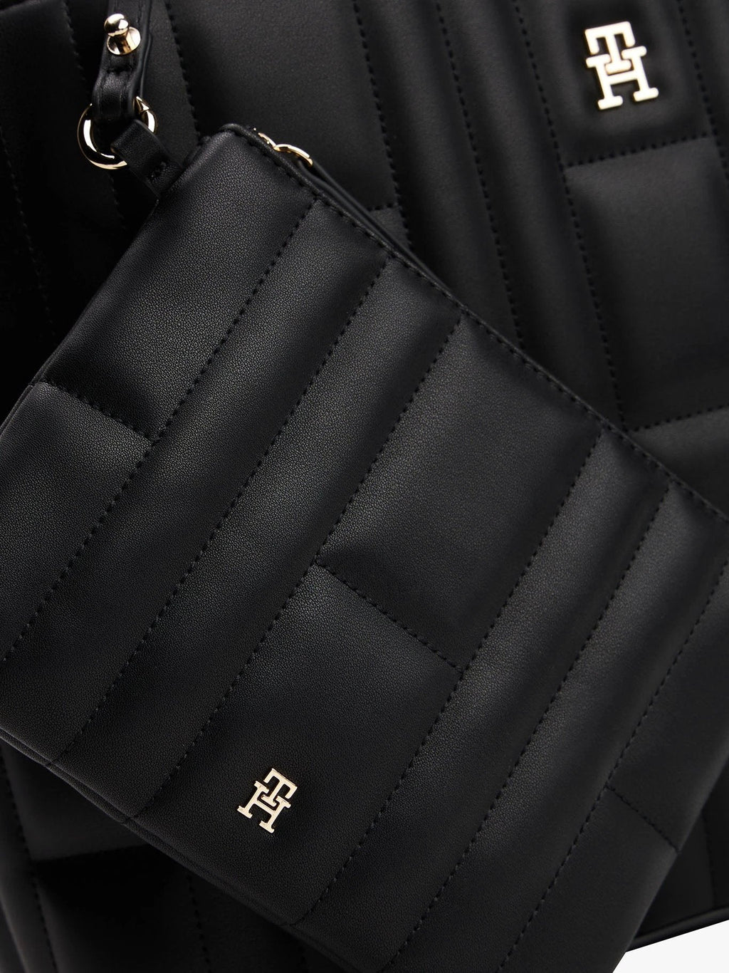 Cartera Tommy Hilfiger Para Damas by Tommy Hilfiger