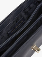 Cartera Tommy Hilfiger Para Damas by Tommy Hilfiger