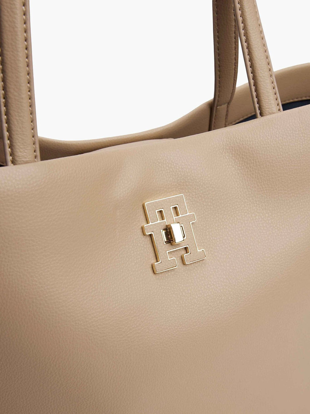 Cartera Tommy Hilfiger Para Damas by Tommy Hilfiger