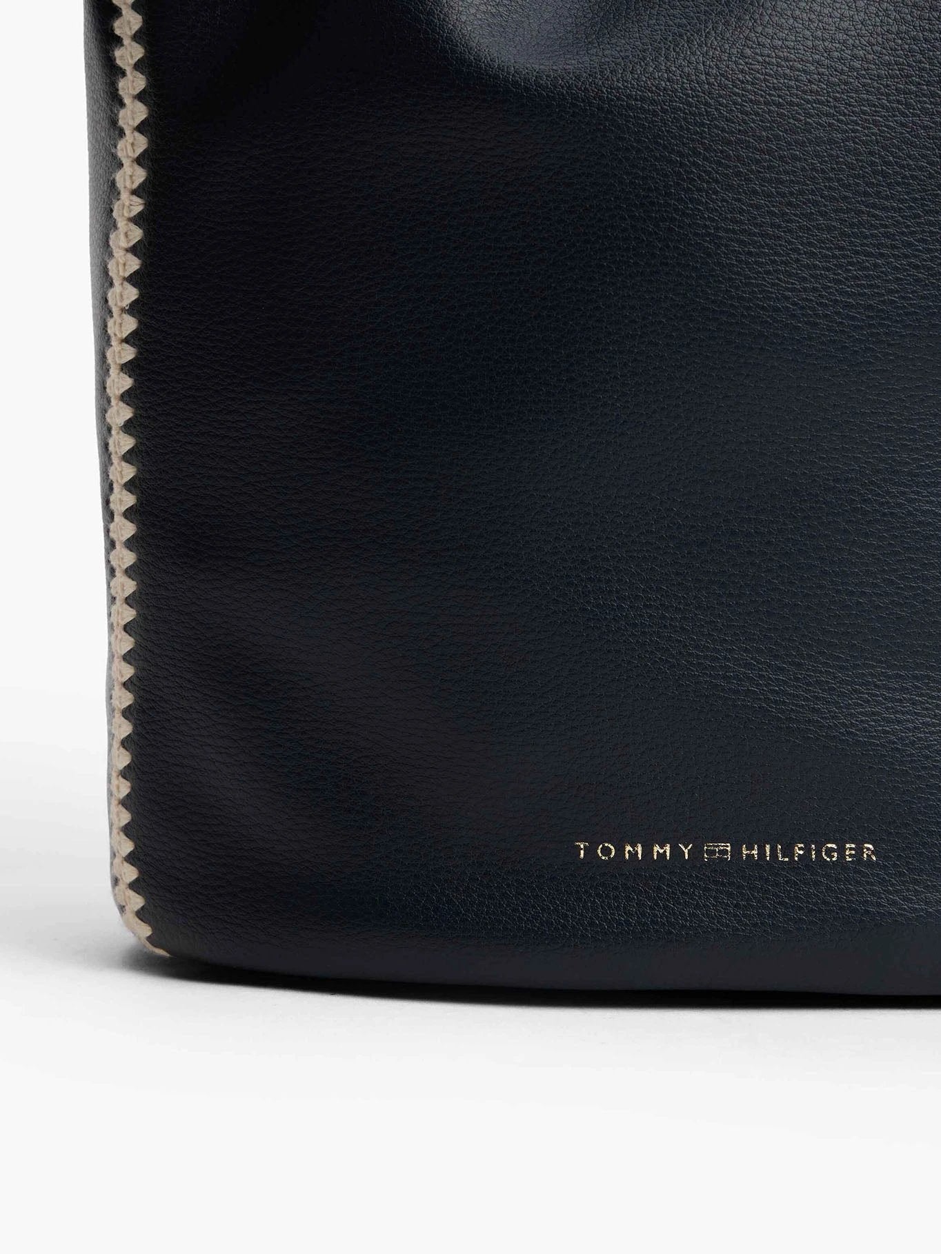 Cartera Tommy Hilfiger Para Damas by Tommy Hilfiger