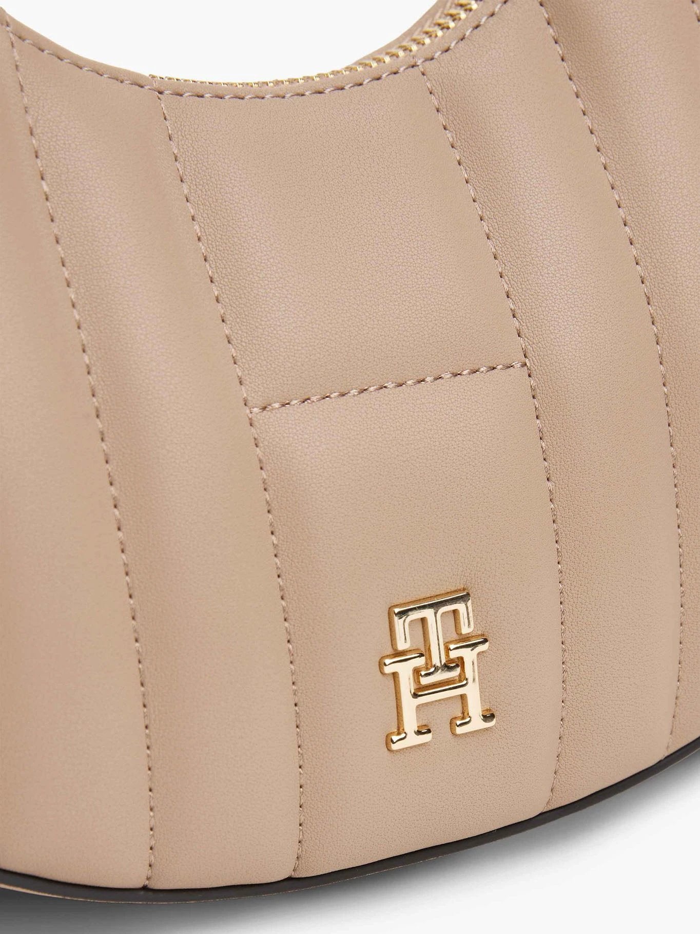Cartera Tommy Hilfiger Para Damas by Tommy Hilfiger