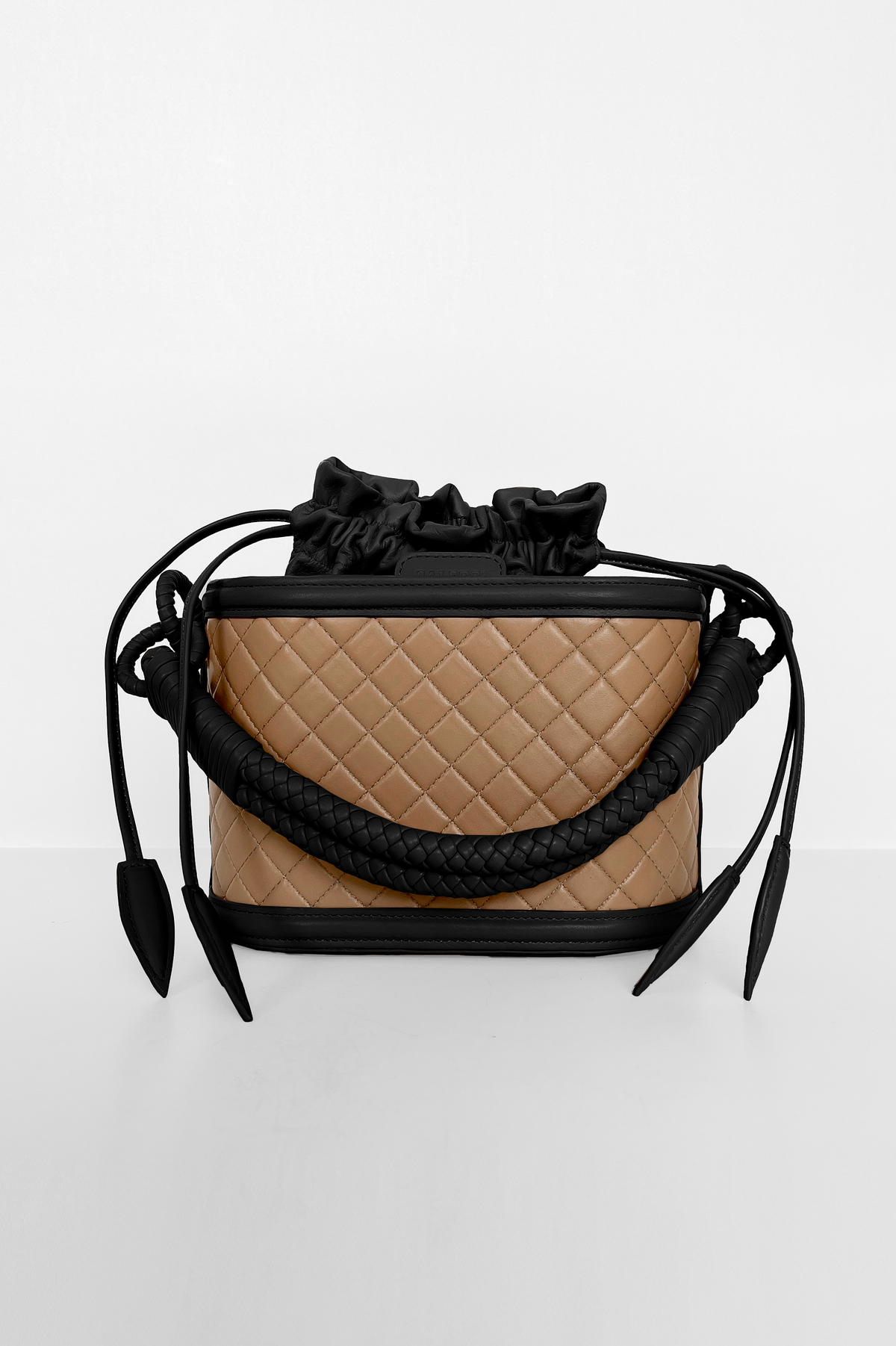 Basket Bucket, Cappuccino & Black