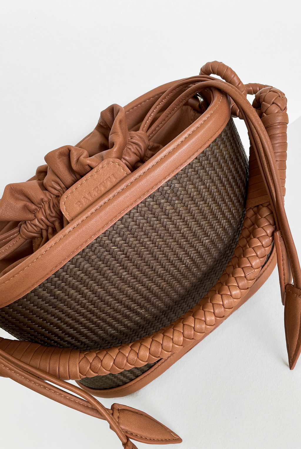 Iraca Basket Bucket, Panela