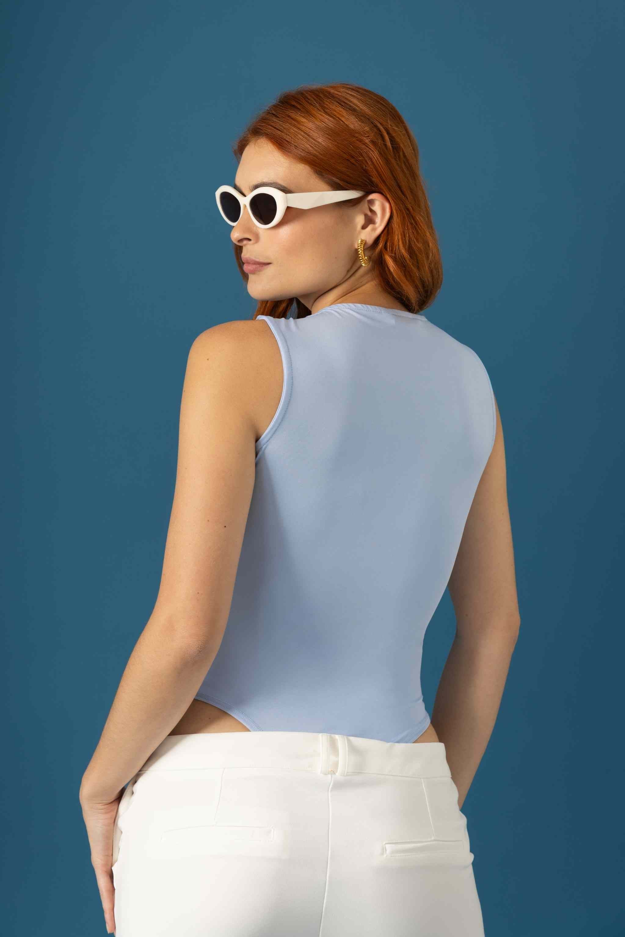 BH BODY ESCOTE CUADRADO 7667 - Kliquea