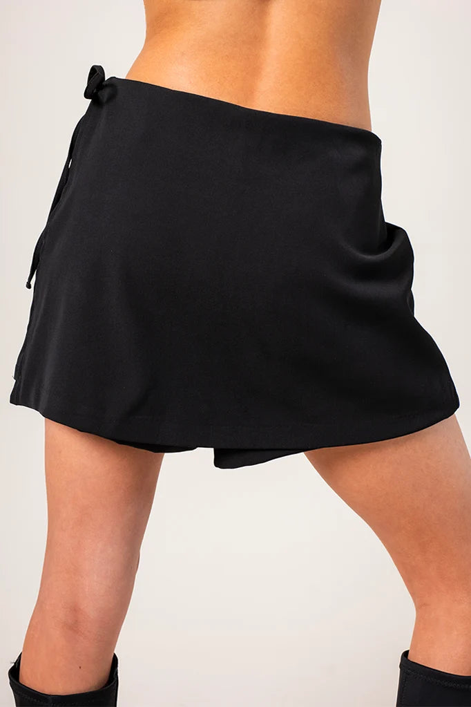 BH FALDA SHORT E-8379.
