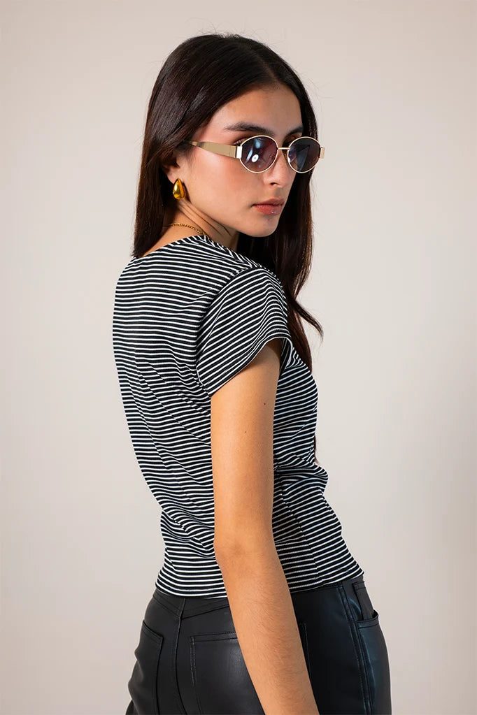 CAMISETA SLIM FIT RAYAS T-M 8495.