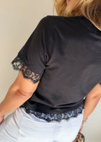 black lace-trim t-shirt round neckline semi-fitted silhouette