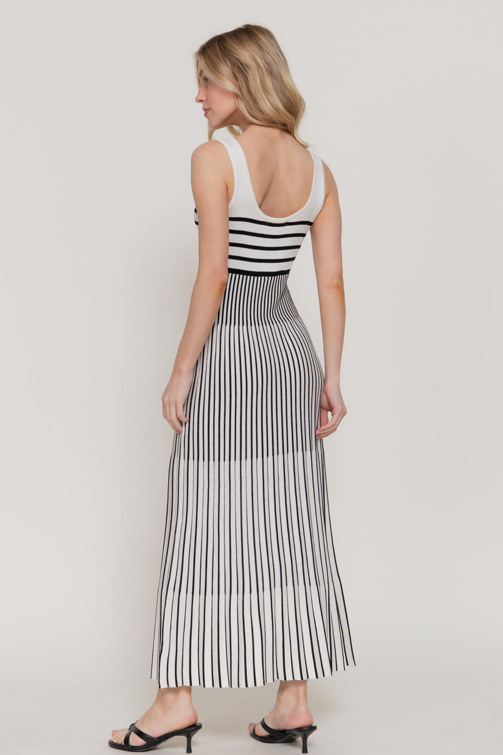 Vestido Active Basic sin Mangas Rayas para Damas
