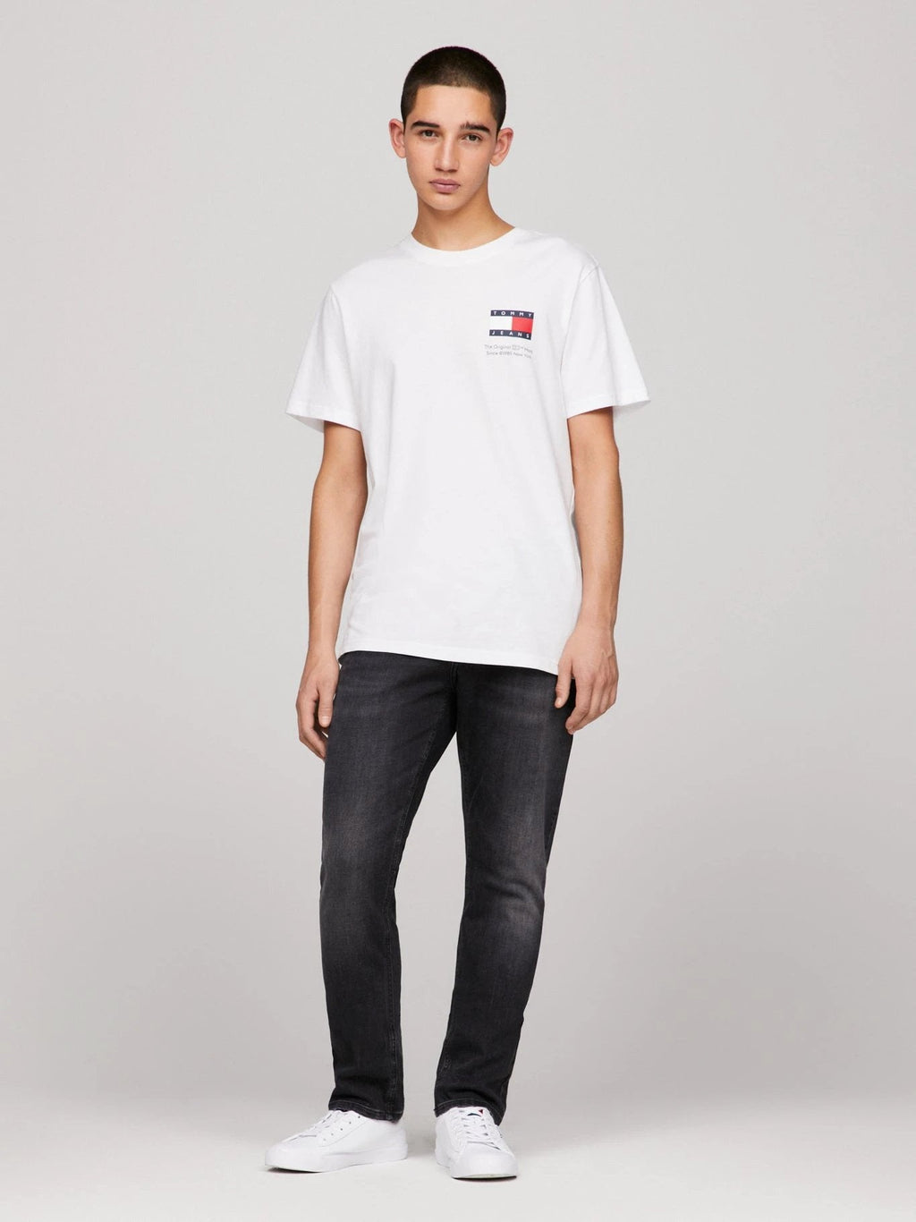 Camiseta Tommy Jeans Mangas Cortas Lisa P/ Caballeros by Tommy Jeans