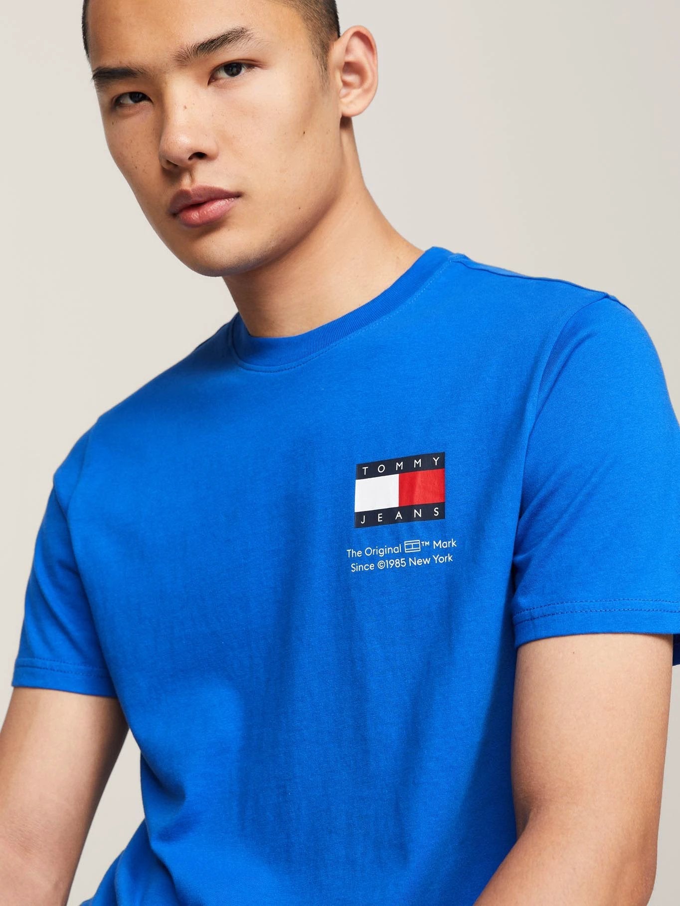Camiseta Tommy Jeans Mangas Cortas Lisa P/ Caballeros by Tommy Jeans