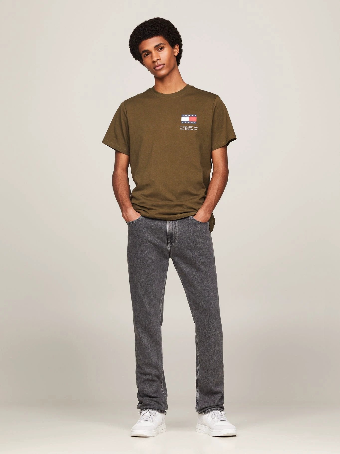 Camiseta Tommy Jeans Mangas Cortas Lisa P/ Caballeros by Tommy Jeans
